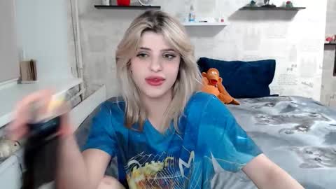 Snapshot of alexandraermes chatting on 04/07/26, 01:39 AlexandraErmes online show from 04/07/26, 01:39