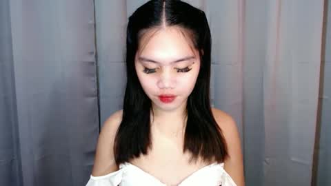 Snapshot of alexandralovely_9 chatting on 06/07/26, 10:35 Andrea online show from 06/07/26, 10:35