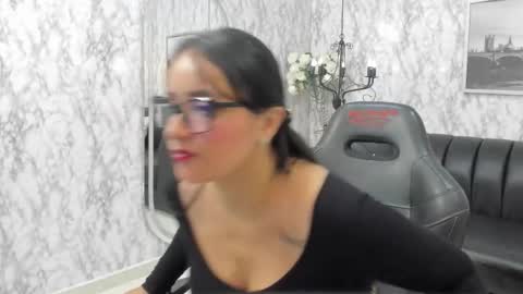 Alexandra Milff  online show from 12/18/25, 04:18