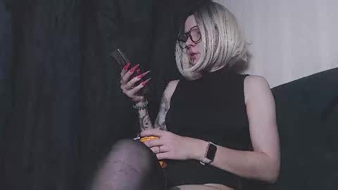 Alexandra online show from 11/18/25, 08:08