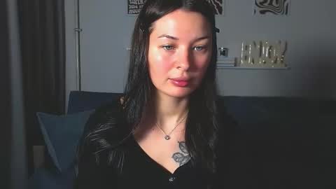 Snapshot of alexasven chatting on 05/11/26, 04:29 Alex DONT FORGET GIVE ME THUMBS UP online show from 05/11/26, 04:29