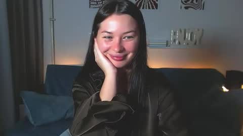 Snapshot of alexasven chatting on 05/12/26, 11:13 Alex DONT FORGET GIVE ME THUMBS UP online show from 05/12/26, 11:13