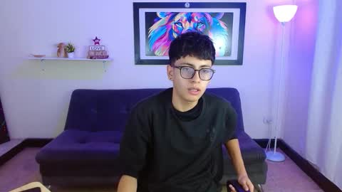 Snapshot of alexcum_18 chatting on 02/21/26, 01:01 alex online show from 02/21/26, 01:01