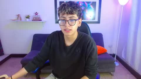 Snapshot of alexcum_18 chatting on 04/28/26, 02:00 alex online show from 04/28/26, 02:00