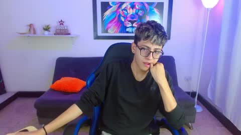 Snapshot of alexcum_18 chatting on 04/29/26, 02:10 alex online show from 04/29/26, 02:10