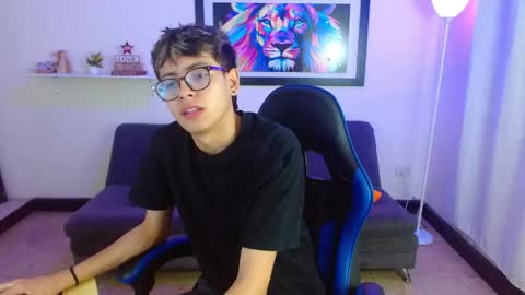 Snapshot of alexcum_18 chatting on 05/02/26, 02:33 alex online show from 05/02/26, 02:33