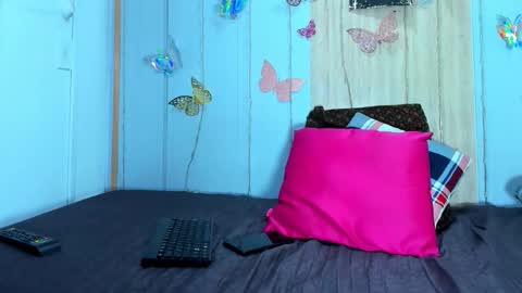 Snapshot of alexe_xx chatting on 04/18/26, 02:37 Alex online show from 04/18/26, 02:37