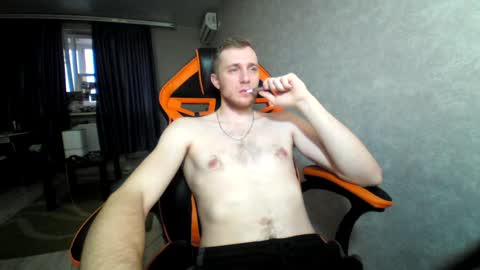 Snapshot of alexfox2018 chatting on 12/13/24, 12:50 Alex online show from 12/13/24, 12:50