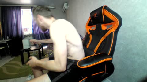 Snapshot of alexfox2018 chatting on 12/24/24, 12:22 Alex online show from 12/24/24, 12:22