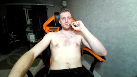 Snapshot of alexfox2018 chatting on 12/26/24, 03:20 Alex online show from 12/26/24, 03:20