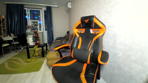 Snapshot of alexfox2018 chatting on 12/29/24, 03:03 Alex online show from 12/29/24, 03:03