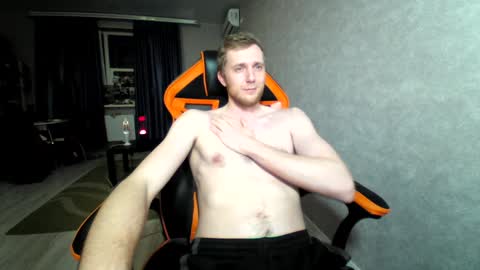 Snapshot of alexfox2018 chatting on 01/26/25, 10:35 Alex online show from 01/26/25, 10:35