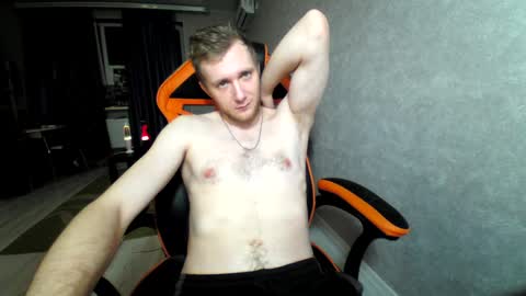 Snapshot of alexfox2018 chatting on 01/27/25, 03:28 Alex online show from 01/27/25, 03:28