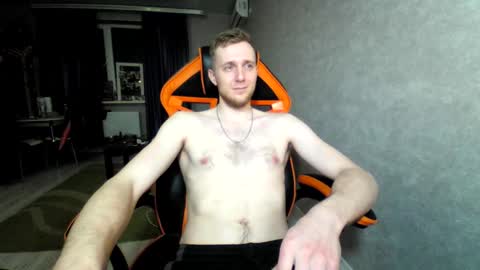 Snapshot of alexfox2018 chatting on 03/10/25, 04:35 Alex online show from 03/10/25, 04:35