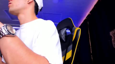 Snapshot of alexgiraldo__ chatting on 09/21/25, 01:46 alexgiraldo__ online show from 09/21/25, 01:46