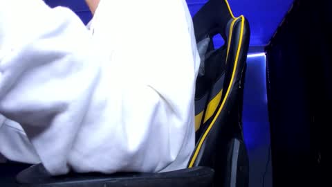 Snapshot of alexgiraldo__ chatting on 09/22/25, 10:50 alexgiraldo__ online show from 09/22/25, 10:50