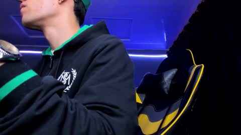 Snapshot of alexgiraldo__ chatting on 09/29/25, 12:10 alexgiraldo__ online show from 09/29/25, 12:10