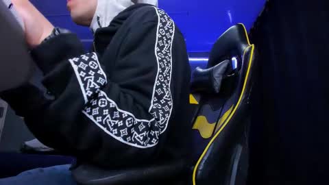 Snapshot of alexgiraldo__ chatting on 10/16/25, 10:49 alexgiraldo__ online show from 10/16/25, 10:49