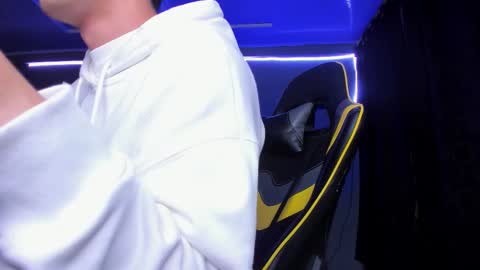 Snapshot of alexgiraldo__ chatting on 11/01/25, 10:50 alexgiraldo__ online show from 11/01/25, 10:50