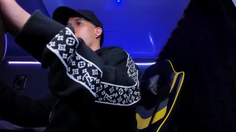 Snapshot of alexgiraldo__ chatting on 11/03/25, 11:22 alexgiraldo__ online show from 11/03/25, 11:22