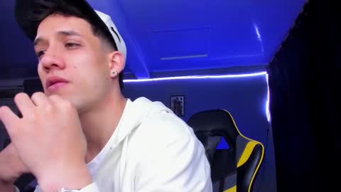 Snapshot of alexgiraldo__ chatting on 11/06/25, 12:06 alexgiraldo__ online show from 11/06/25, 12:06