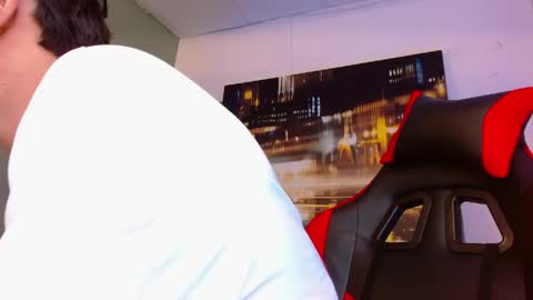 Snapshot of alexgiraldo__ chatting on 05/20/26, 12:50 alexgiraldo__ online show from 05/20/26, 12:50