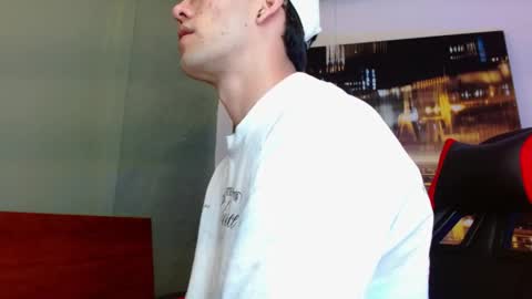 Snapshot of alexgiraldo__ chatting on 06/10/26, 12:55 alexgiraldo__ online show from 06/10/26, 12:55