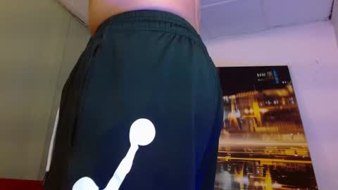 Snapshot of alexgiraldo__ chatting on 06/11/26, 02:53 alexgiraldo__ online show from 06/11/26, 02:53