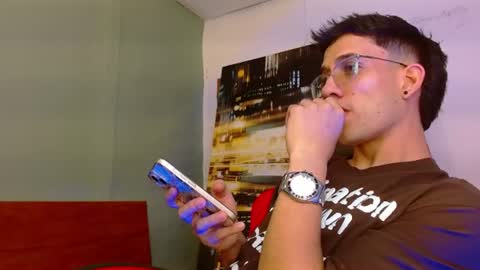Snapshot of alexgiraldo__ chatting on 06/21/26, 10:12 alexgiraldo__ online show from 06/21/26, 10:12