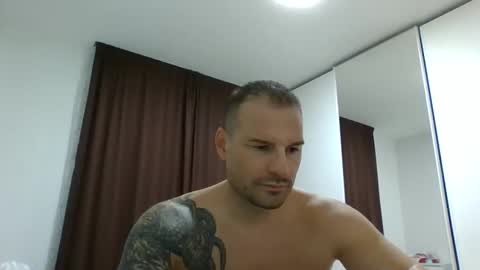 Snapshot of alexgrandi2024 chatting on 01/25/25, 02:25 rey ale84 online show from 01/25/25, 02:25