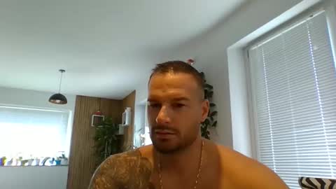 Snapshot of alexgrandi2024 chatting on 10/01/25, 12:11 rey ale84 online show from 10/01/25, 12:11