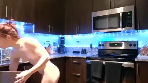 Alexi online show from 01/06/25, 01:41