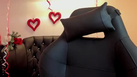 Alexiaa  Online 1430 to 2100 GMT-5 online show from 02/12/25, 09:20