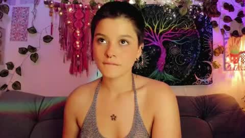 Snapshot of alexiafisher_ chatting on 10/18/25, 01:52 Alex online show from 10/18/25, 01:52