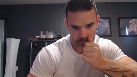 Snapshot of alexiarain chatting on 09/10/25, 02:39 Alex online show from 09/10/25, 02:39