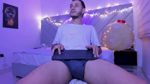 Snapshot of alexio_angel chatting on 11/16/25, 11:38 Alexio online show from 11/16/25, 11:38