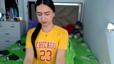 Snapshot of alexis_brown11 chatting on 06/13/26, 03:59 -- ALEXIS -- online show from 06/13/26, 03:59