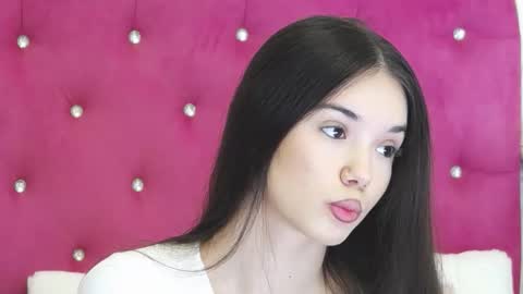 Snapshot of alexisdevine chatting on 02/06/26, 05:23 alexisdevine online show from 02/06/26, 05:23