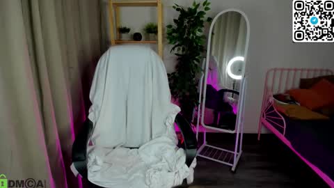 Alexis   Mon Tue Wed Thu Fri 7 GMT 0100am-0700am  online show from 02/13/26, 12:06