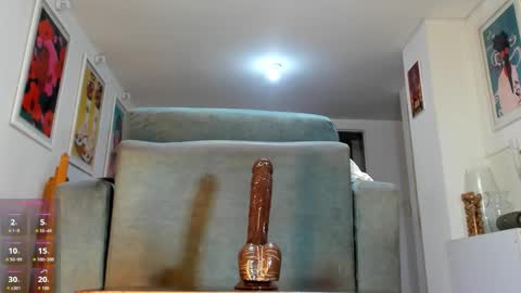Snapshot of alexislondon_ chatting on 09/21/25, 06:48 Alexis London online show from 09/21/25, 06:48