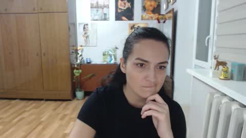 AlexisMillers online show from 12/04/25, 11:35