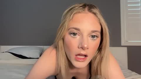 alexispaige06 online show from 12/14/25, 06:56