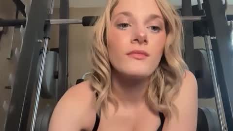 alexispaige06 online show from 12/16/25, 09:53