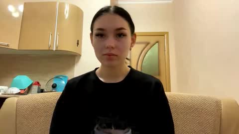 Karolina online show from 11/03/25, 02:18