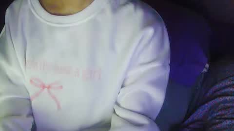 Snapshot of alexisxpeach chatting on 10/18/25, 06:48 Alexis online show from 10/18/25, 06:48