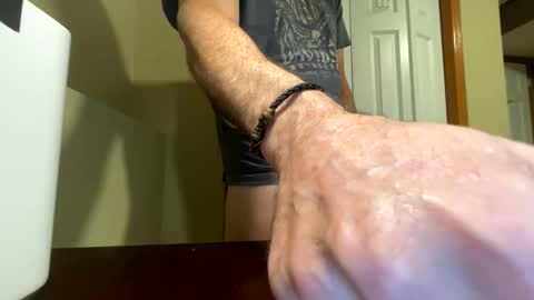 Snapshot of alexjjjames29 chatting on 05/15/26, 02:40 Alex online show from 05/15/26, 02:40