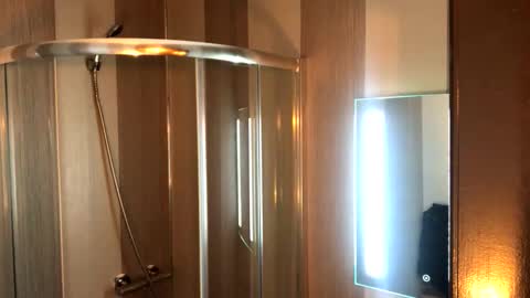 Snapshot of alexlive1 chatting on 10/20/25, 08:53 alexlive1 online show from 10/20/25, 08:53