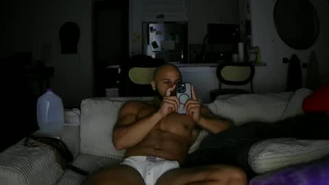 Snapshot of alextbigd chatting on 09/14/25, 05:06 alextbigd online show from 09/14/25, 05:06