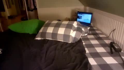 AlexThyCat online show from 01/10/26, 06:48