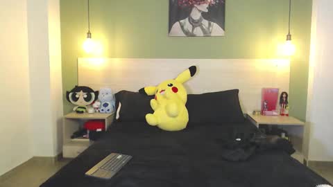 Snapshot of alexxa_meow chatting on 12/14/25, 02:39 A L E X A online show from 12/14/25, 02:39